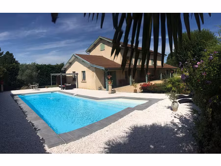 maison de 220 m² à beaurepaire - 345 000 €