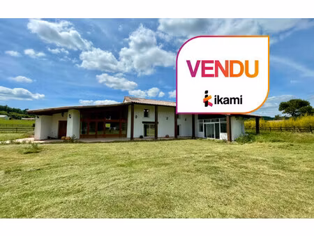 maison de 250 m² à st donat sur l herbasse - 368 000 €