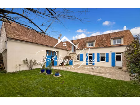 maison de 181 m² à plessis st jean - 315 000 €