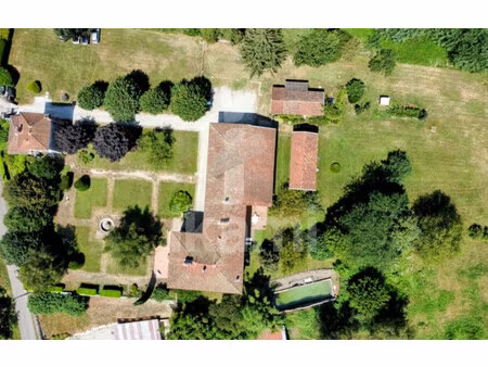 maison de 637 m² à st sauveur - 920 000 €