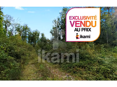 terrain agricole de 64 200 m² à pougny - 64 200 €