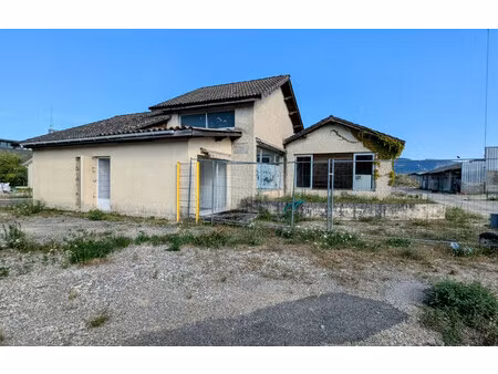 maison de 124 m² à st marcellin - 99 000 €
