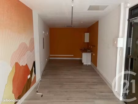 local commercial 28 m²