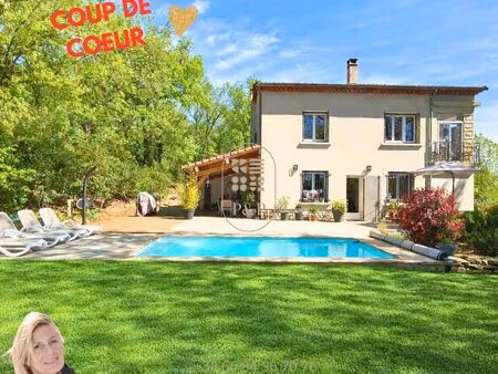 maison 8 pièces 232 m²