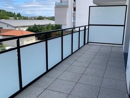 t2 récent de 37 m² avec balcon de 13 m² et parking en sous-sol – toulouse 31500