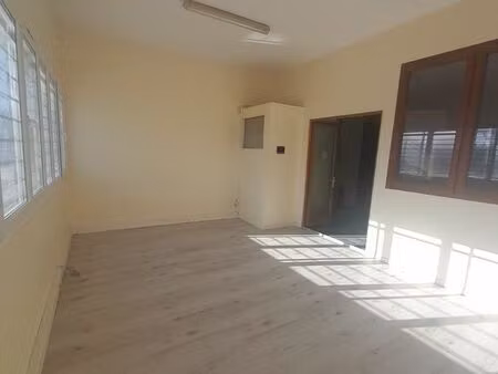 local-bureau climatisé 75m²