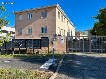 local professionnel avec logement de fonction