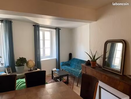 location appartement meublé 100 m2 - centre ville condom - 550 euros cc