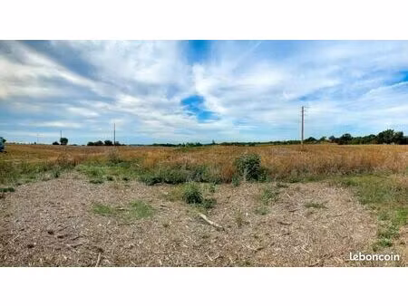 terrain 900 m² razengues