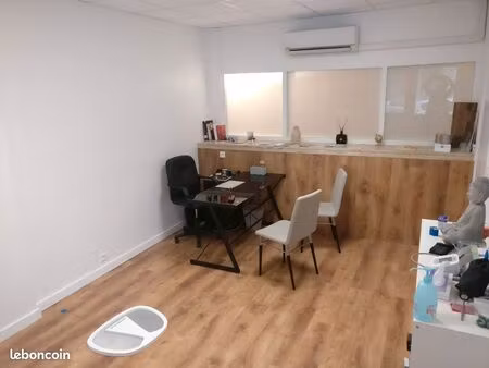 bureau à louer thérapeute / ostéo / kiné – 2 salles – auch – 590 hc