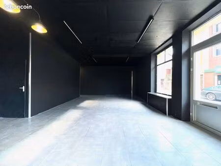 local commercial centre riscle 70m²