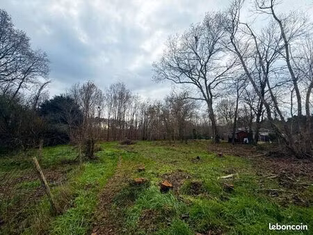 terrain 1 500 m² saint selve