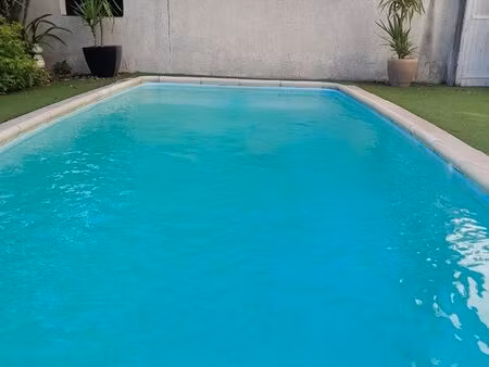 maison familiale avec garage et piscine