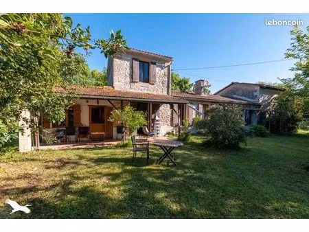 maison 7 pièces 215 m²