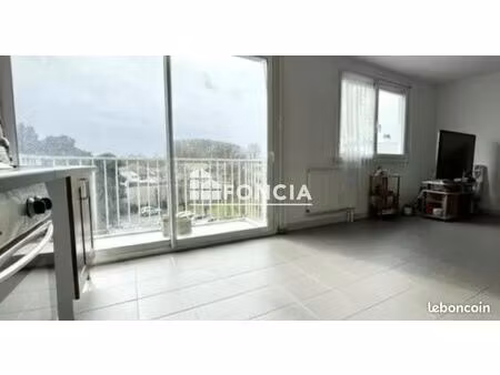 bruges hyper centre agréable t3 traversant et lumineux au dernier étage d'une résidence av