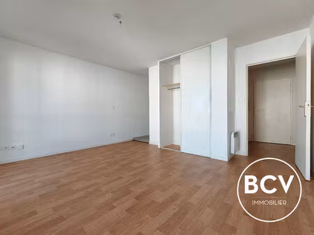 studio avec terrasse + parking