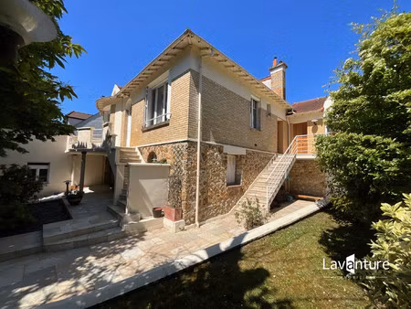 maison d'architecte sur terrain de 967m²