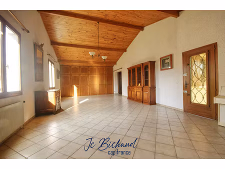 maison de 250m2 + sous-sol de 80m2