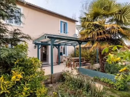 maison de charme à randan  115 m²  jardin de 1300 m² avec dépendance