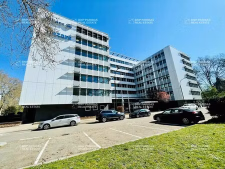 location bureaux 450 m² à 1 361 m²