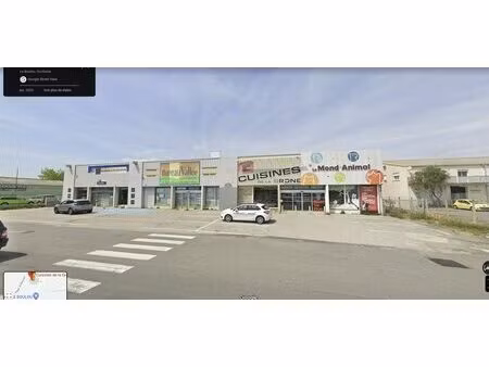 location commerce 329 m²