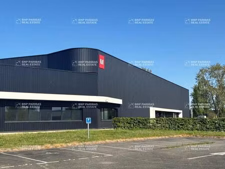 location local d'activités 2 486 m²