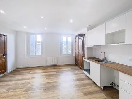 appartement 2 pièces - brignoles