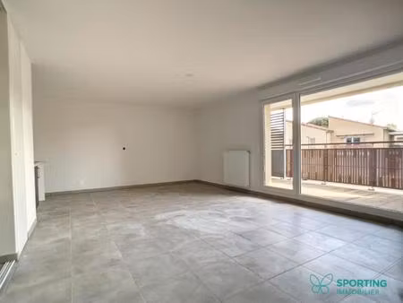 vaste appartement t4 en duplex de 91 m2 dans résidence au calme