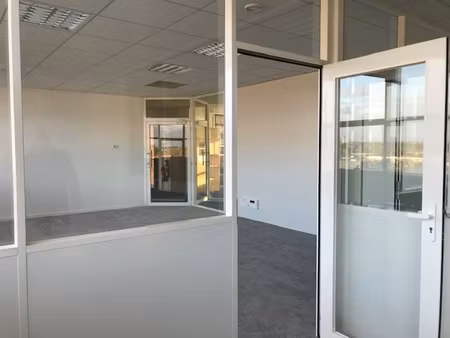 entrepôt et bureaux à louer