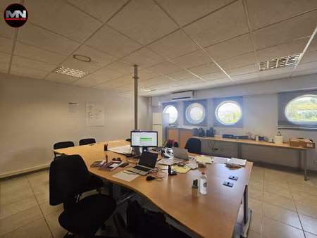 à louer local commercial / professionnel 86 m2 sud aca