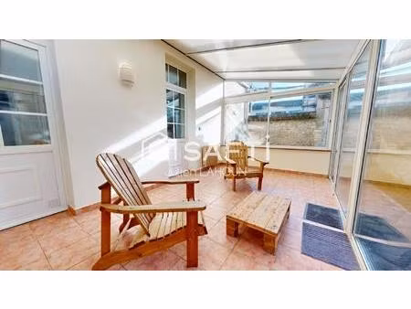 charmante maison de ville  3 chambres  cours et garage