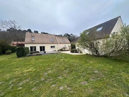 maison traditionnelle 200m avec jardin et bureau sur 2600m²