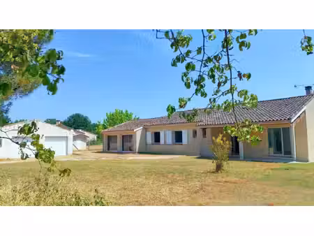 maison 150 m2 avec piscine  double garage et suite/studio