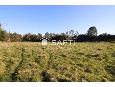 terrain constructible viabilisé de 1 295 m²