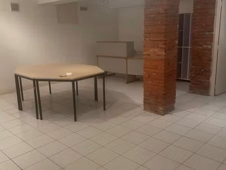 local 30 m2  en sous-sol  centre ville