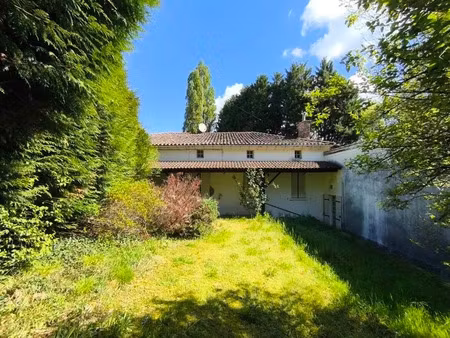 vente maison 11 pièces 222 m² à montguyon (17270)  80 738 €