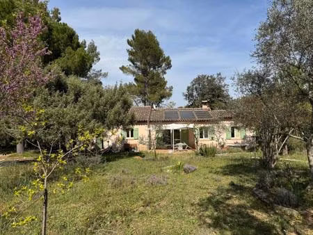 maison t 4 de plain-pied + piscine + garage sur 2500 m2 de terrain