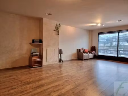 vente bureaux 84 m²