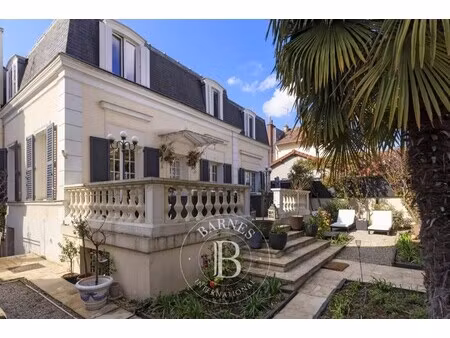 maison de luxe à vendre dans le quartier bac-bécon-flachat-gare