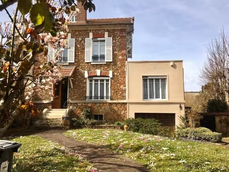 maison de luxe à vendre dans le quartier louvois-anatole france