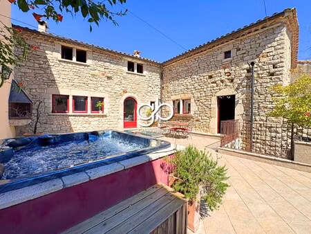 maison de luxe à vendre à saint-mathieu-de-tréviers