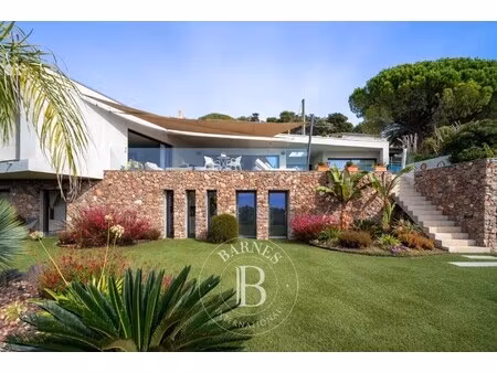 maison de luxe à vendre dans le quartier les pierres blanches