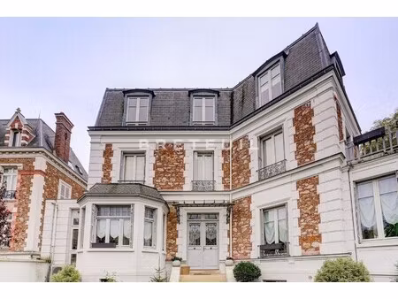 maison de luxe à vendre dans le quartier manufacture-brimborion-sel-division leclerc