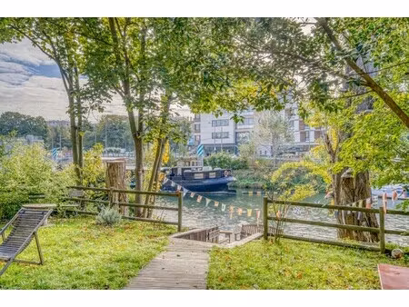 villa de luxe à vendre dans le quartier le petit pont amphibie