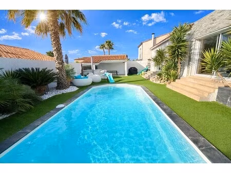 villa de luxe à vendre à saint-brès