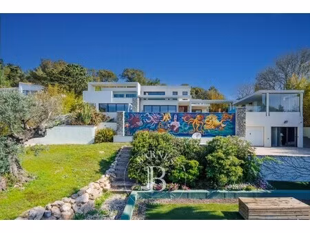 maison de luxe à vendre dans le quartier les pierres blanches