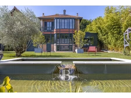 maison de luxe à vendre dans le quartier rue de versailles-monastere