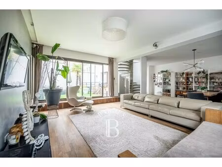 maison de luxe à vendre dans le quartier bac-bécon-flachat-gare