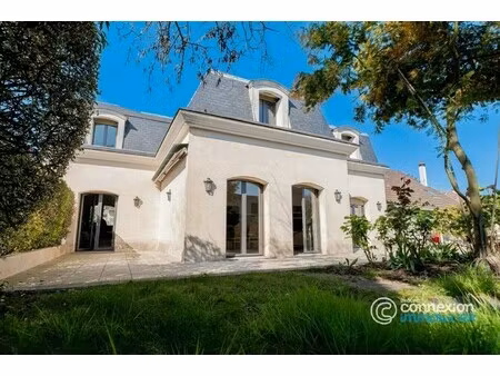maison de luxe à vendre à le petit clamart
