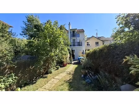 maison de luxe à vendre dans le quartier petit garches